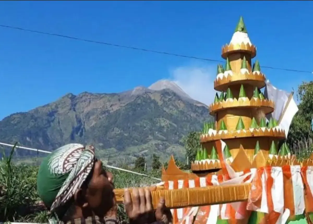 Kirab 1000 Tumpeng di Boyolali Jawa Tengah (Sumber : Instagram @merbabustory.id)