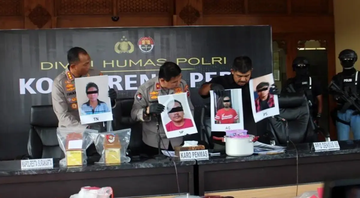 Penangkapan terduga teroris di Solo dan sekitarnya (Sumber : Instagram @PolrestaSurakarta)