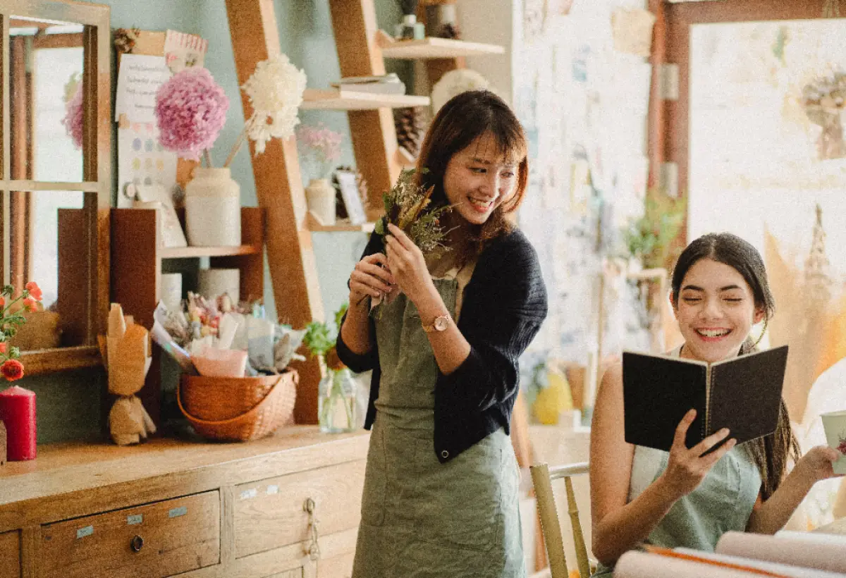 Ilustrasi | Panduan membuat CV dan contoh untuk Mahasiswa yang mencari pekerjaan Partime. (Sumber : Pexels/Amina Filkins)