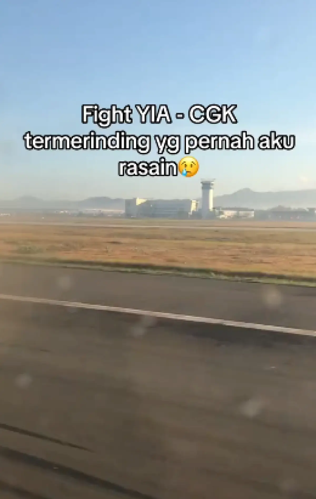 Video viral cewek curhat penerbangan paling merinding usai lihat polusi udara di Jakarta (Sumber : TikTok/@notpusing)