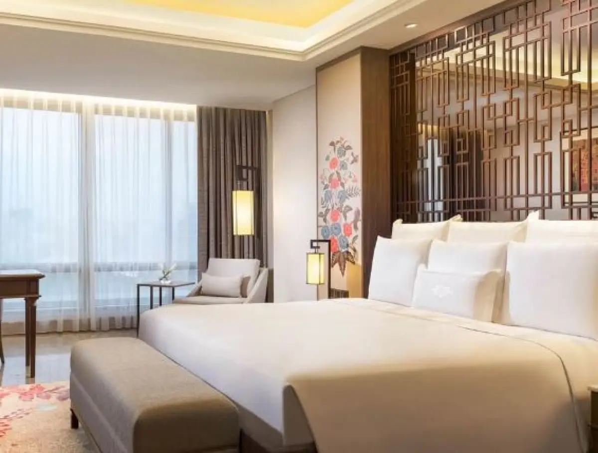 Hotel Tentrem Semarang, salah satu hotel terfavorit di kawasan Simpang Lima, Semarang (Sumber : semarang.hoteltentrem.com)