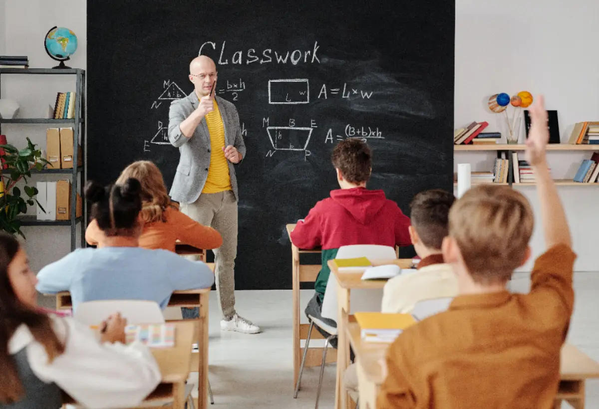 Ilustrasi | 10 ketrampilan yang perlu dikembangkan Guru agar sukses di dunia pendidikan. (Sumber : Pexels/Max Fischer)