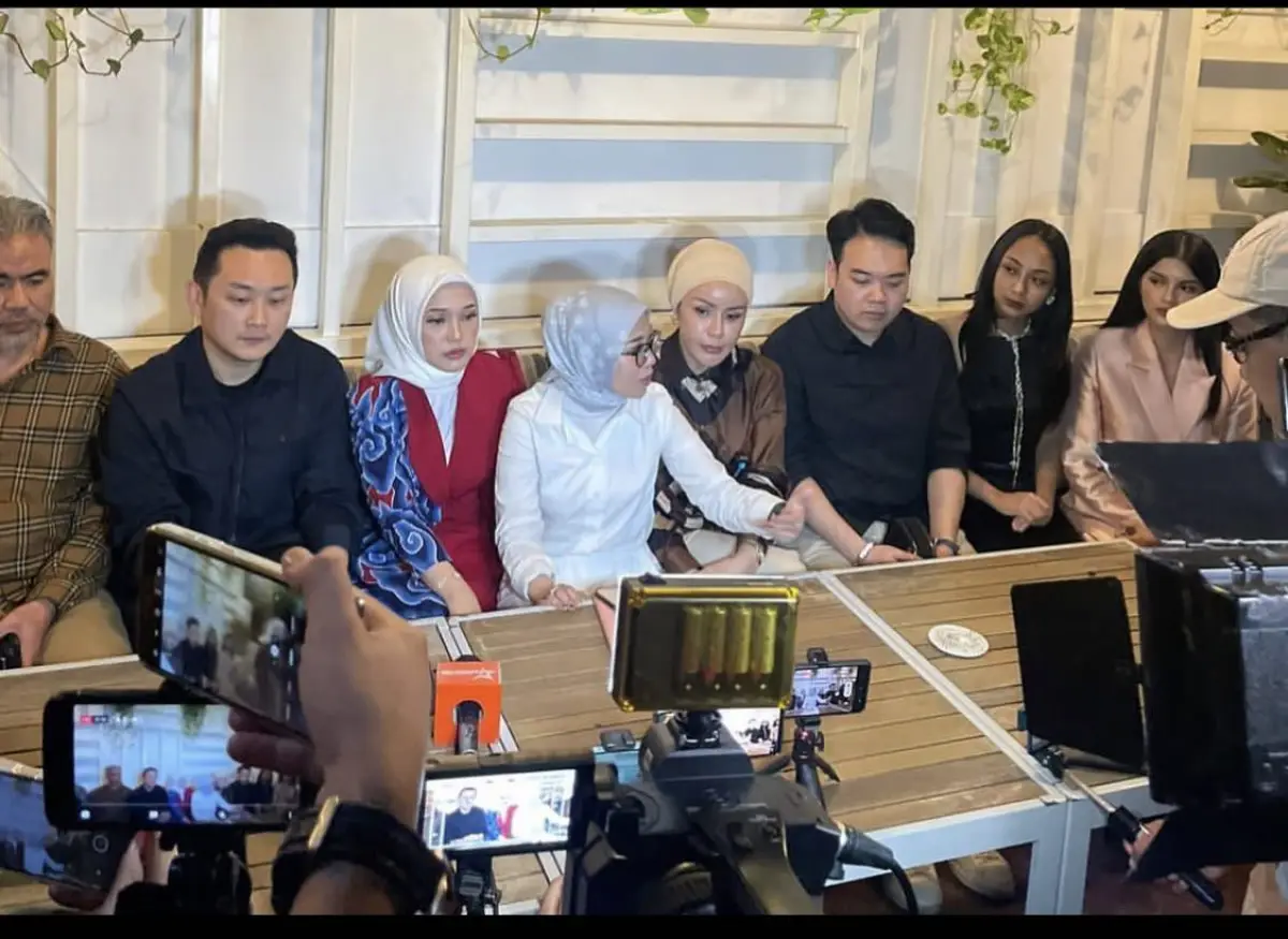 Saat Mellisa Anggraini ungkap sosok yang menginisiasi foto telanjang  saat body checking di Miss Universe (Sumber : instagram @mellisa_angrain1z)