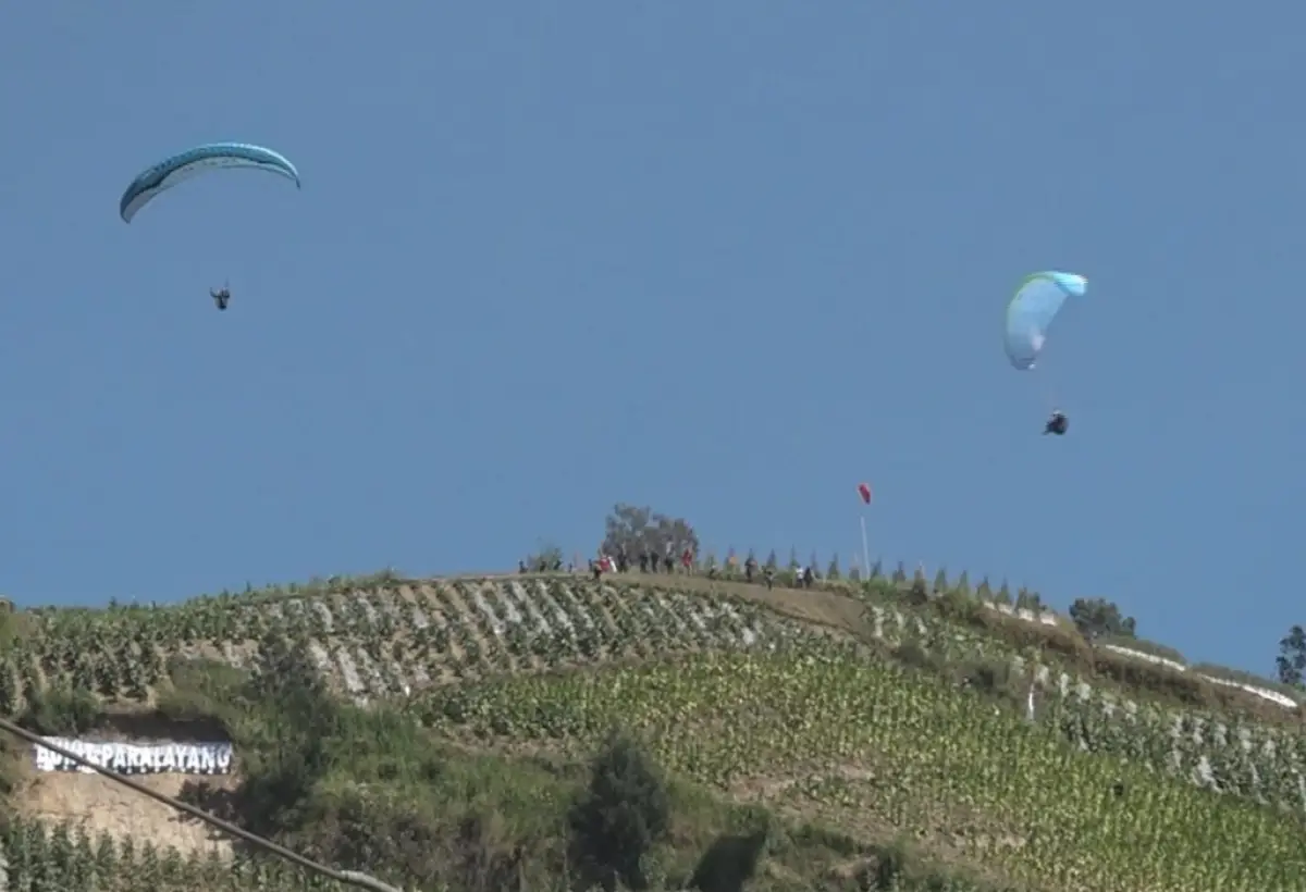 Wisata Paralayang Desa Tarubatang, Kecamatan Selo, Boyolali. (Sumber : Dok. Pemprov Jawa Tengah)