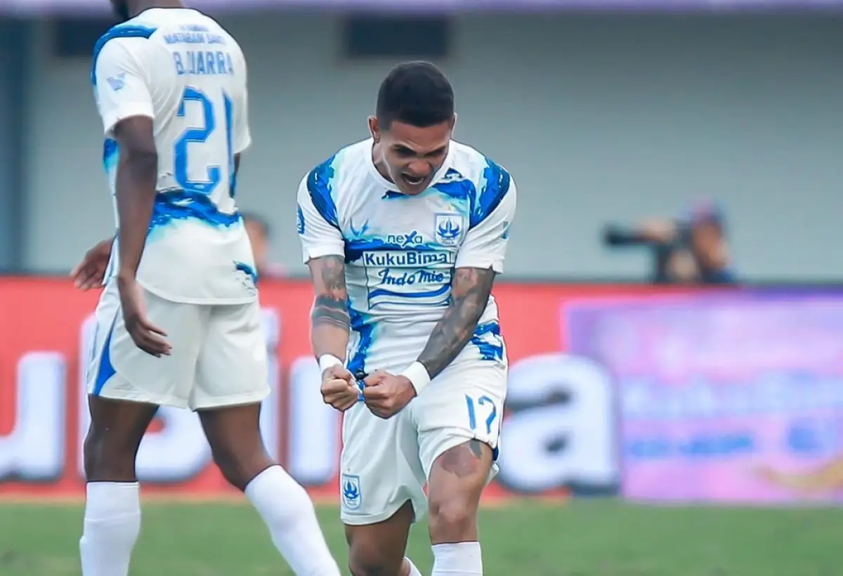 Gali Freitas mendapat pujian dari Pelatih Gilbert Agius atas penampilannya yang konsisten, sementara Carlos Fortes tengah bersaing di perebutan top skor. (Sumber : Instagram/psisfcofficial)