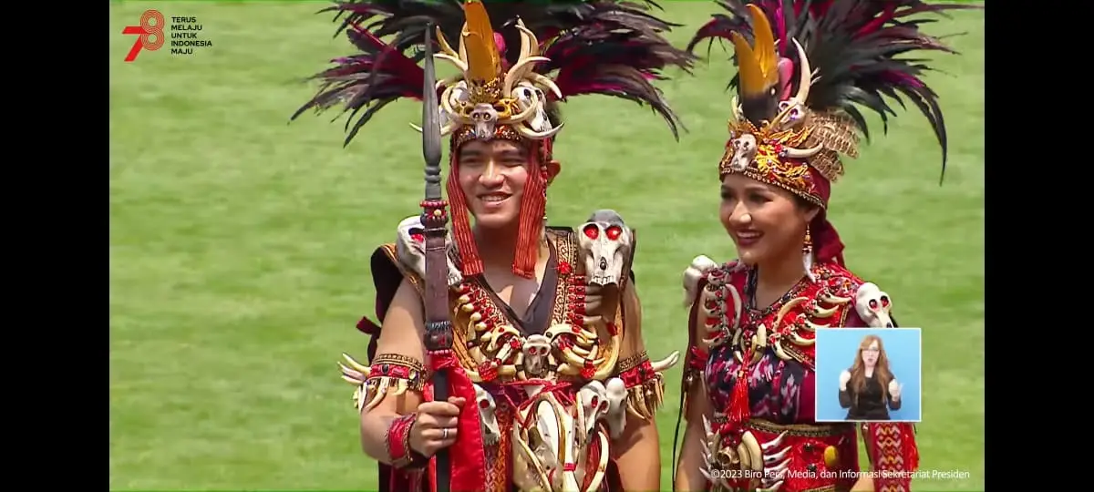 Kaesang dan Erina Gudono memenangkan sepeda di kompetisi pakaian adat terbaik HUT RI ke 78 (Sumber : YouTube/Sekretariat Presiden)