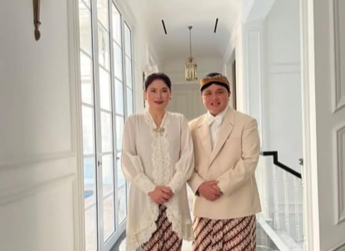 Erick Thohir dan istri mengenakan Baju Budi Oetomo (Sumber : Instagram/@erickthohir)