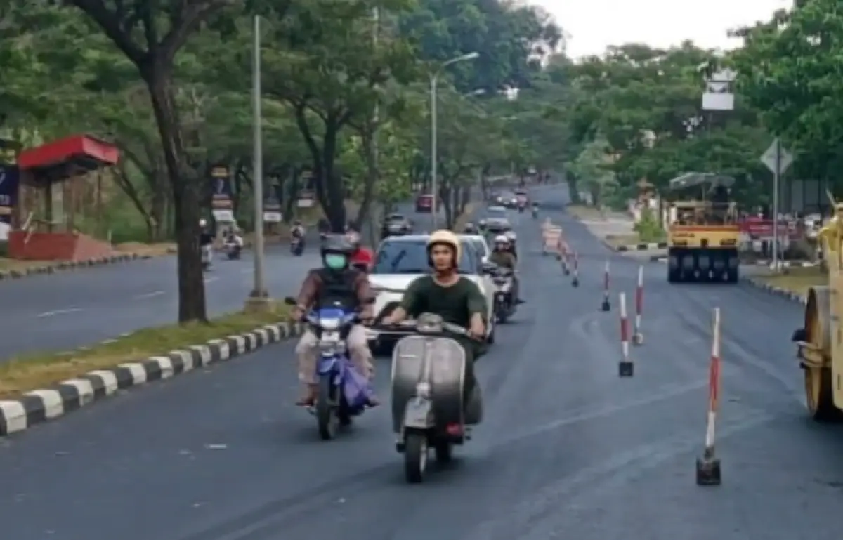 Ilustrasi: Pengguna jalan diimbau untuk hati-hati di kawasan Silayur karena ada pohon tumbang. (Sumber : Pemkot Semarang)
