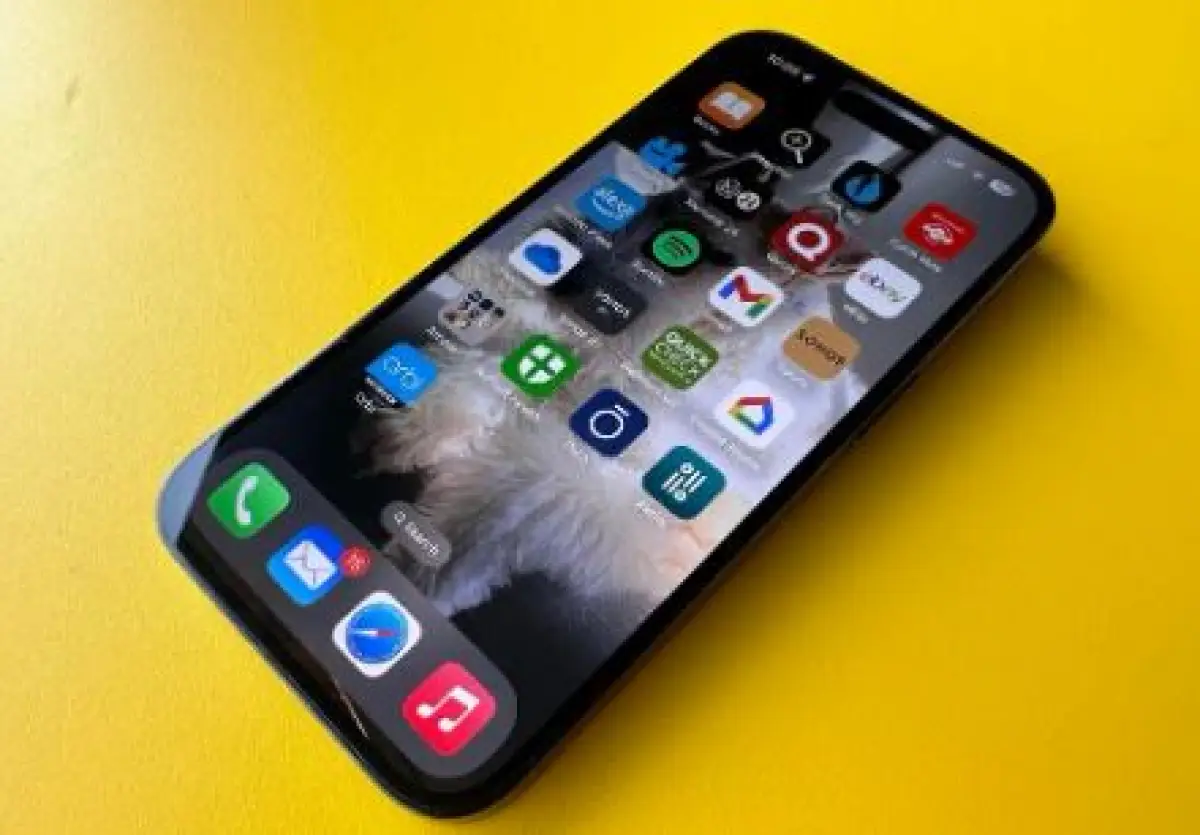 Ilustrasi | Update ke iOS 17, Pengguna Malah Keluhkan Baterai Makin Boros (Sumber : Forbes/David Phelan)