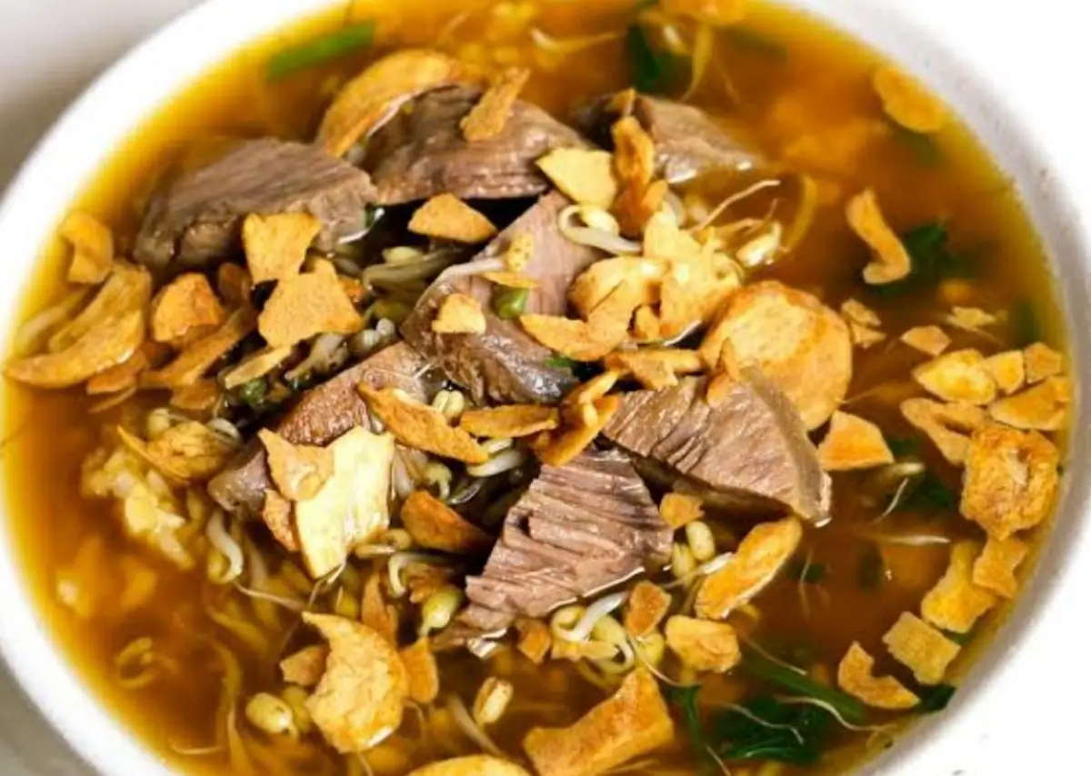 Soto kerbau khas Kudus (Sumber : Youtube: Endeus TV)