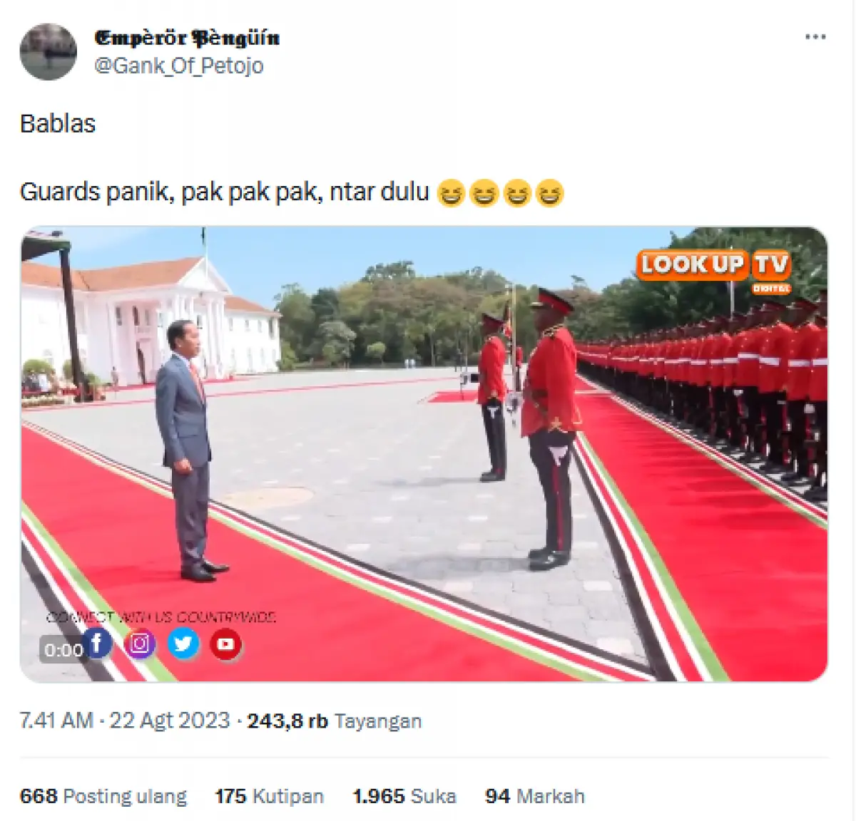 Pengawal Panik! Preiden Jokowi Salah Jalan saat Melaju di Depan Prajurit Kenya (Sumber : Twitter/@Gank_of_Petojo)