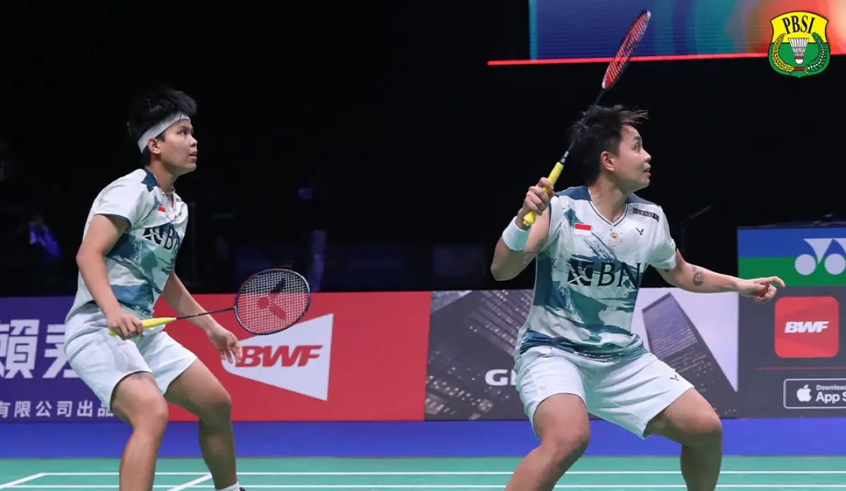 Apri/Fadia berhasil menaklukkan wakil andalan Jepang, Yuki Fukushima/Sayaka Hirota, setelah menjalani permainan rubber di QF Kejuaraan Dunia BWF 2023, Jumat 25 Agustus 2023. Berakhir dengan skor 21-18, 13-21 dan 21-10. (Sumber : PBSI)