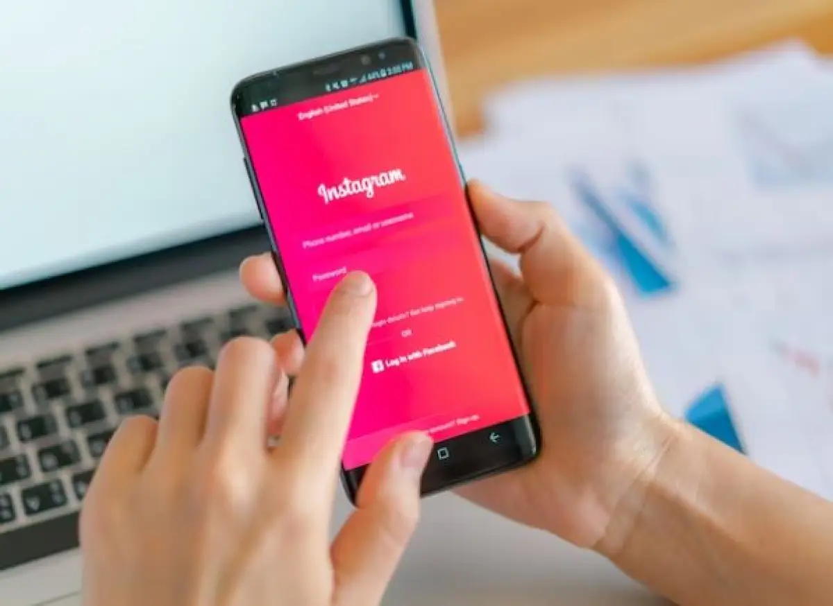 Ilustrasi | Akun Instagram Lokal Edukatif, Mulai dari Ilmu Cari Kerja Sampai Skill Kehidupan (Sumber : Freepik/jannoon028)