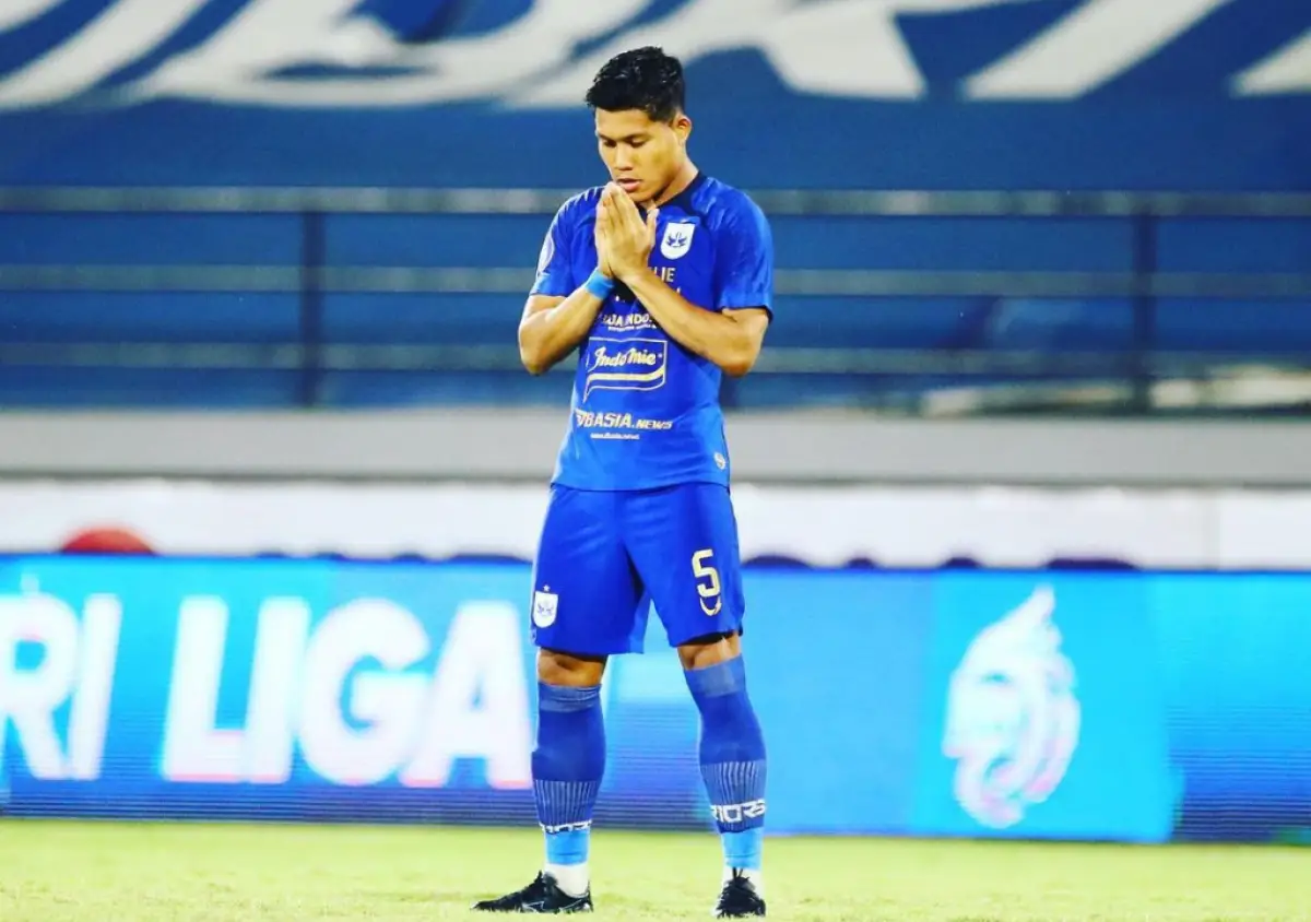 Bek muda PSIS Semarang, Wahyu Prasetyo, kembali mendapatkan panggilan untuk membela timnas Indonesia senior. (Sumber : Instagram/prast_wahyu)