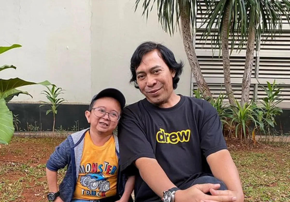 Komedian Komeng Nyaleg Tanpa Partai (Sumber: Instagram/@komeng.original | Foto: Instagram/@komeng.original)