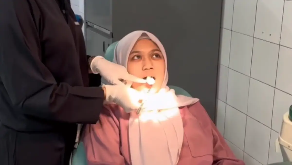 Ilustrasi mencabut gigi di dokter gigi. Simak tips setelah cabut gigi. (Sumber : Instagram @puskesmaskedungmundu)