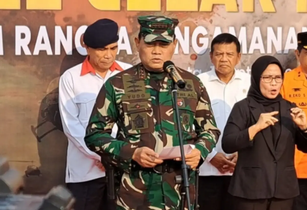 Panglima TNI pastikan proses hukum tiga oknum TNI terlibat penganiayaan dan pembunuhan Imam Masykur transparan, sidang berlangsug terbuka. (Sumber : PMJNews/Fajar)