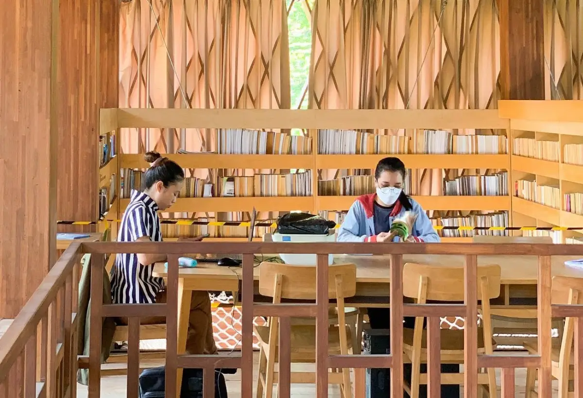 Microlibrary Warak Kayu, perpustakaan estetik di Kota Semarang. (Sumber : Instagram @microlibrary_warakkayu)