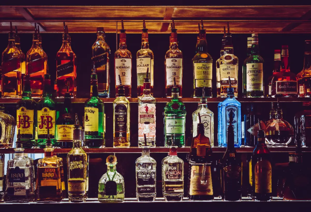 Ilustrasi | Perizinan penjualan dan produksi minuman beralkohol di Kota Semarang bakal diperketat. (Sumber : Pexels/Chris F)