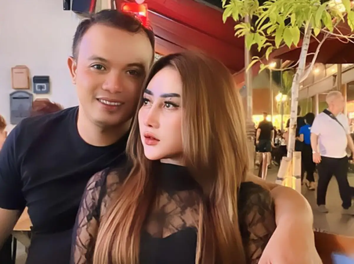 Suami Luluk Nuril Seleb TikTok Probolinggo yang Viral Usai Bentak Siswi Magang (Sumber : Instagram/@luluknuril)