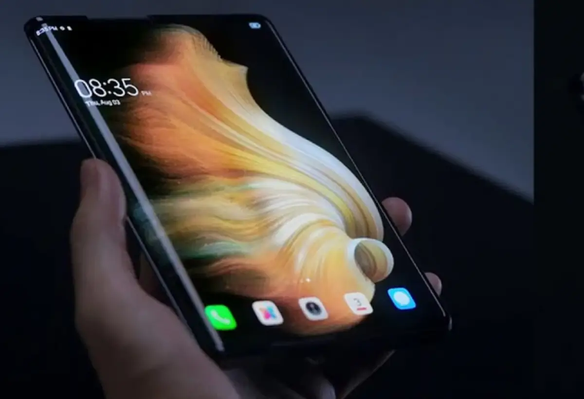 Tecno Hadirkan HP dengan Teknologi 'Layar Gulung' Bernama Phantom Ultimate (Sumber : YouTube)