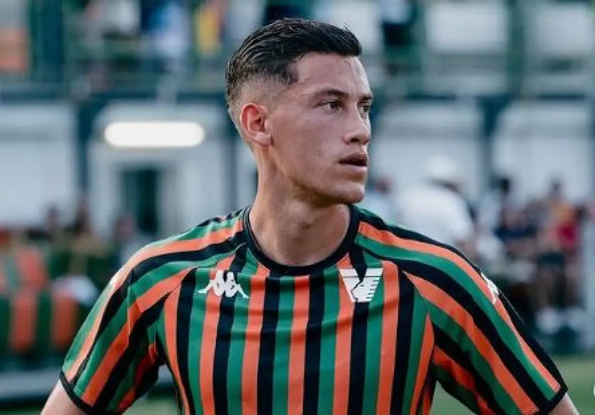 Profil Jay Idzes, Calon Pemain Naturalisasi Dari Klub Liga Italia yang Akan Segera Perkuat Timnas Indonesia (Sumber : instagram.com/jayidzes)