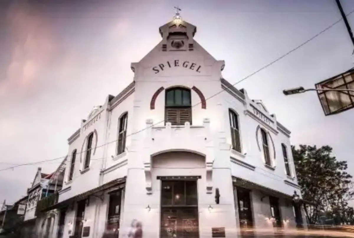 Gedung Spiegel Kota Lama Semarang (Sumber : wonderfulimages.kemenparekraf.go.id)