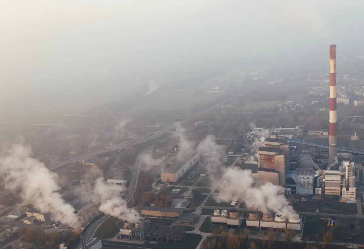 Ilustrasi | dr. Teuku Istia Muda Perdan, Sp. J.P, FIHA, memperingatkan bahwa gagal jantung bisa terjadi akibat paparan polusi udara PM 2.5. (Sumber : Pexels/Marcin Jozwiak)