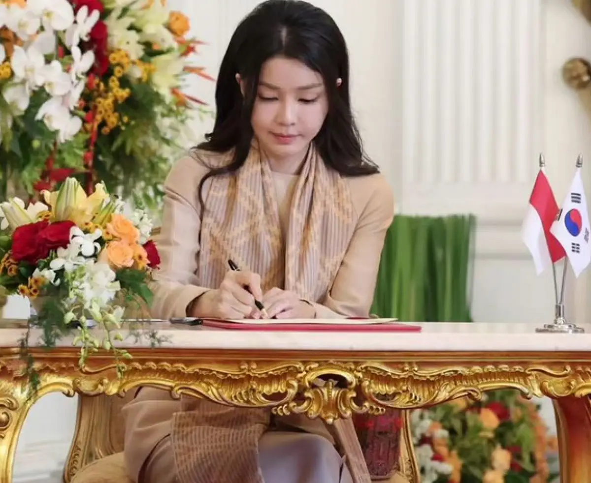 Kelewat Cantik, Ibu Negara Korea Selatan Lagi-lagi Bikin Publik Gagal Fokus saat Hadiri ke Istana Merdeka (Sumber : Instagram/@kimkeonhee0209)