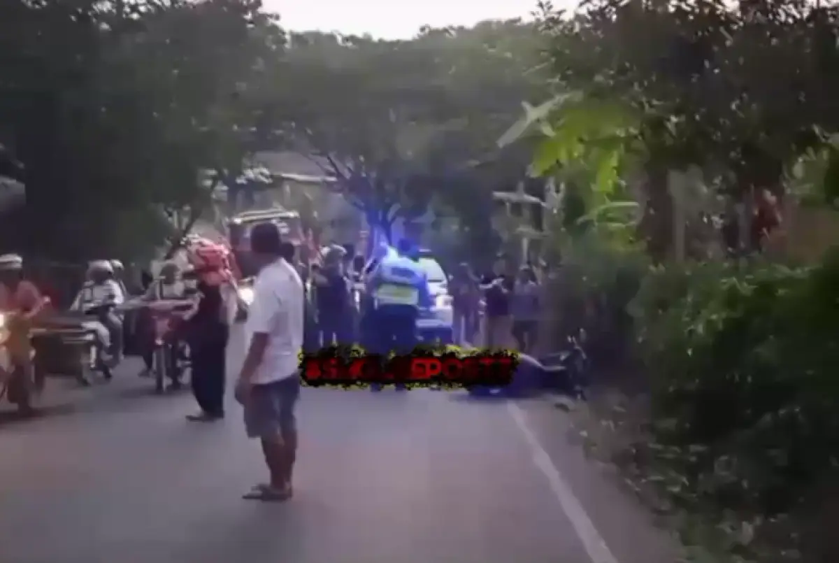 Kecelakaan terjadi di Jalan Ungaran-Cangkiran Semarang pada Minggu 10 September 2023 melibatkan 2 pengendara motor, seorang kakek tewas di tempat. (Sumber : Instagram @smg_repostt)