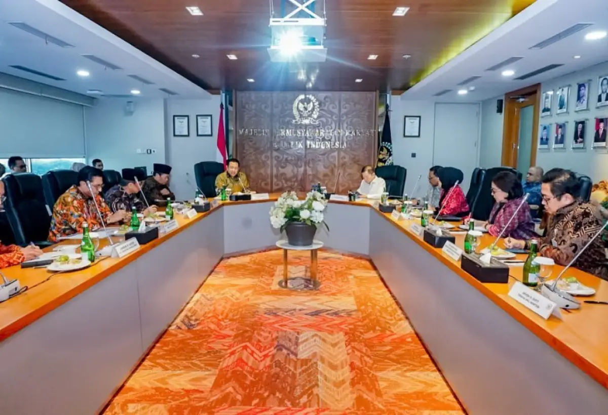 Ketua MPR Bambang Soesatyo setuju skema single sallary ASN hindari konflik kepentingan rangkap jabatan. (Sumber : Instagram/bambang.soesatyo)