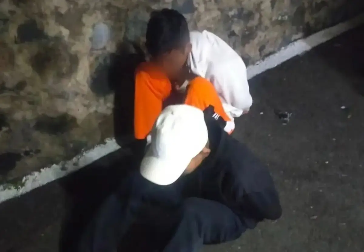 Sejumlah anak muda yang hendak melakukan tawuran di Jalan Kagok Dalam, Wonotingal, Candisari, Kota Semarang, diamankan polisi Polsek Candisari, Minggu 10 September 2023 dini hari. (Sumber : Polsek Candisari)