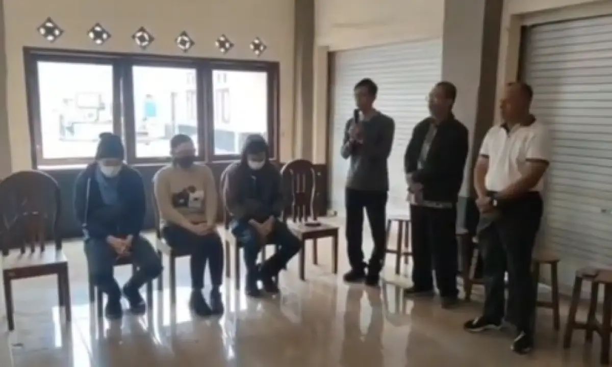 Viral Video Calon Pengantin Prewedding Flare Minta Maaf Sudah Sebabkan Kebakaran Bromo, Publik Beri Komentar Menohok (Sumber : Instagram/@lambe_turah)