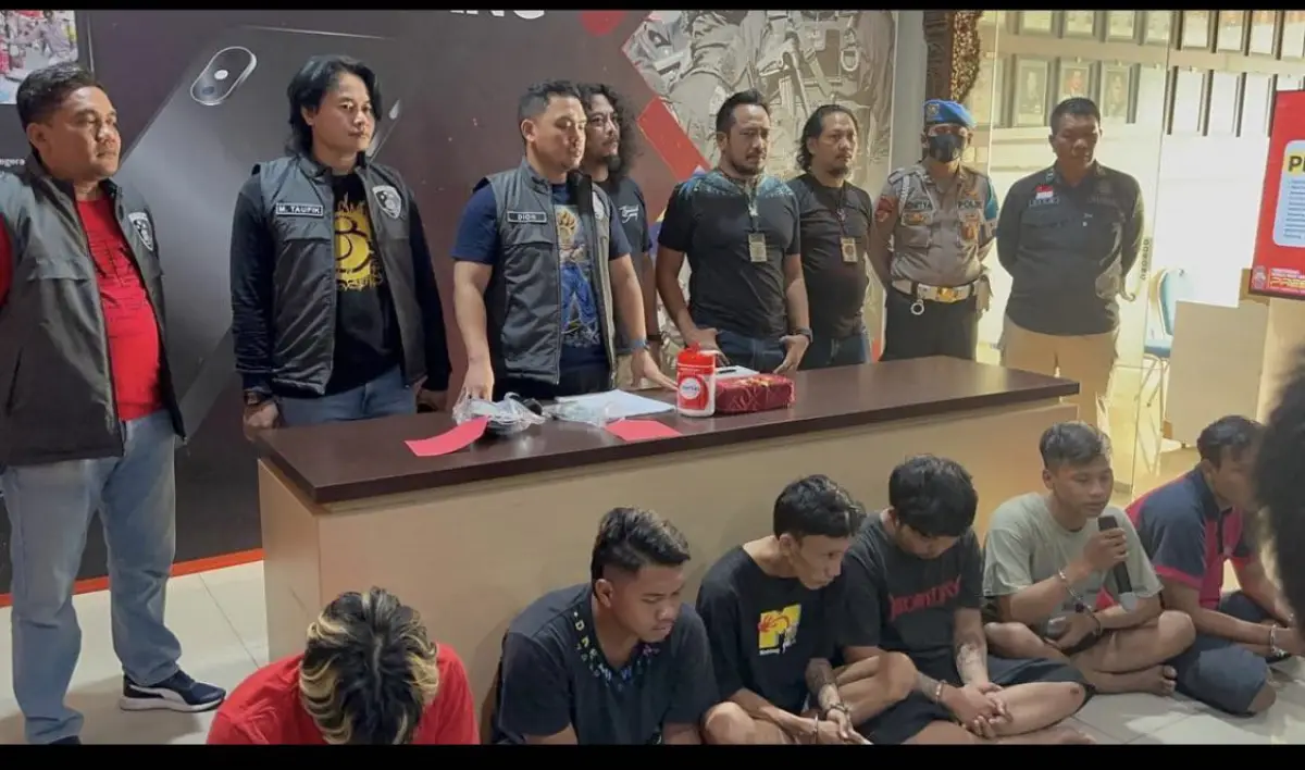 penampakan pelaku pembunuh pemuda di perumahan emerald (Sumber : instagram @resmob_polrestabessemarang)