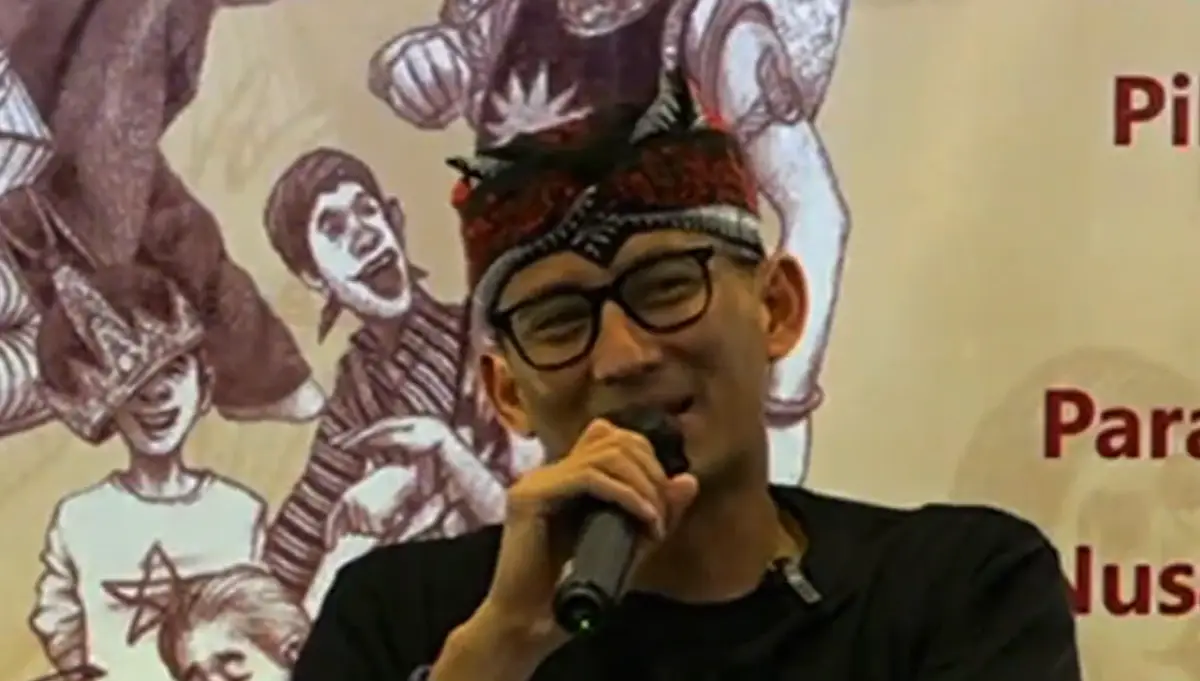 Menparekraf Sandiaga Uno mampir ke Festival Kota Lama Semarang, Kamis 14 September 2023. (Sumber : Instagram @mbakitasmg)