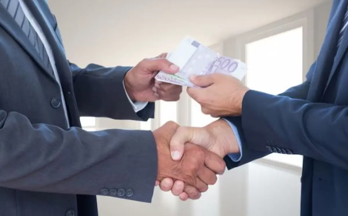 ilustrasi: Ketua BEM UNDIP Diduga korupsi dan ODM hingga capai puluhan juta (Sumber : freepik)