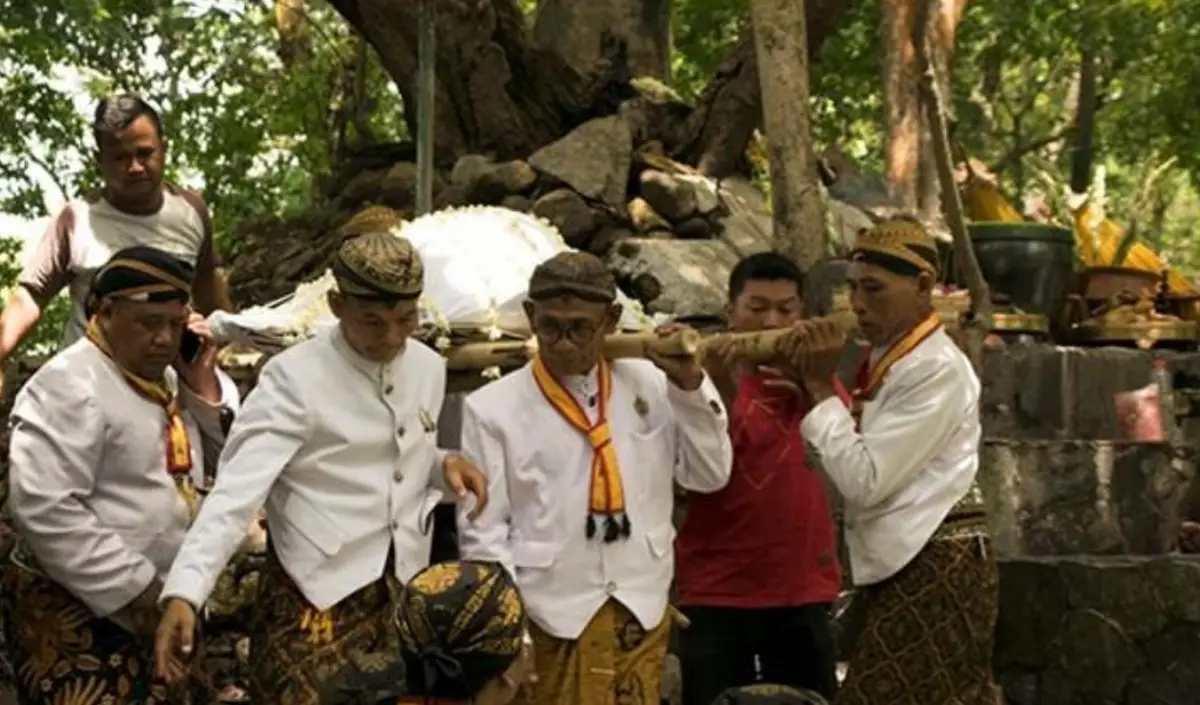 Ritual di Alas Krendowahono (Sumber : Kemndikbud.go.ig)