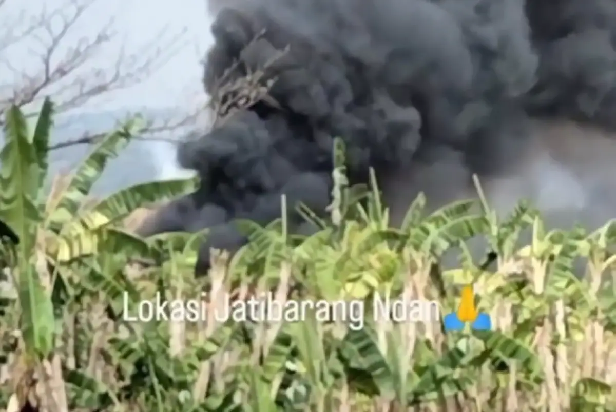 Kebakaran di TPA Jatibarang Kota Semarang, Senin 18 September 2023 siang. (Sumber : Instagram @kejadiansmg)