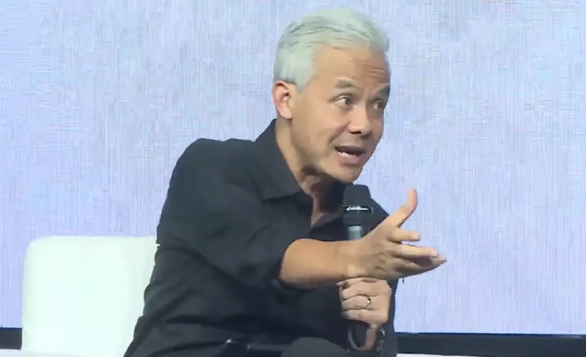 Ganjar Pranowo bantah soal politik identitas terkait munculnya dirinya di tayangan azan di televisi swasta. (Sumber : YouTube Najwa Shihab)