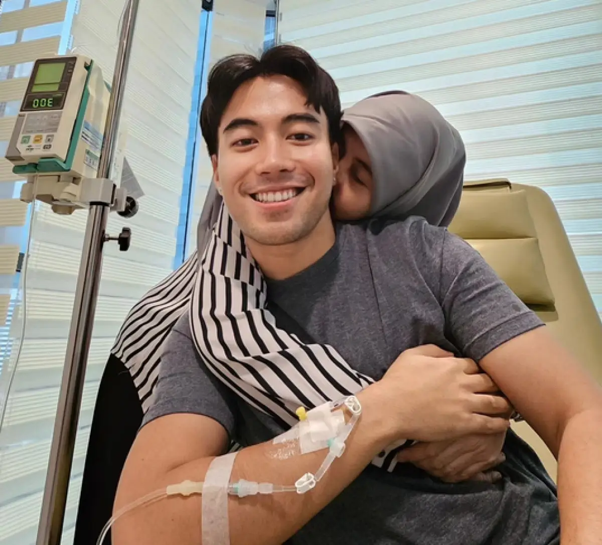 Terpasang Selang Infus, Vidi Aldiano Sebut Kanker yang Dideritanya Kembali menyebar (Sumber : Instagram/@vidialdiano)