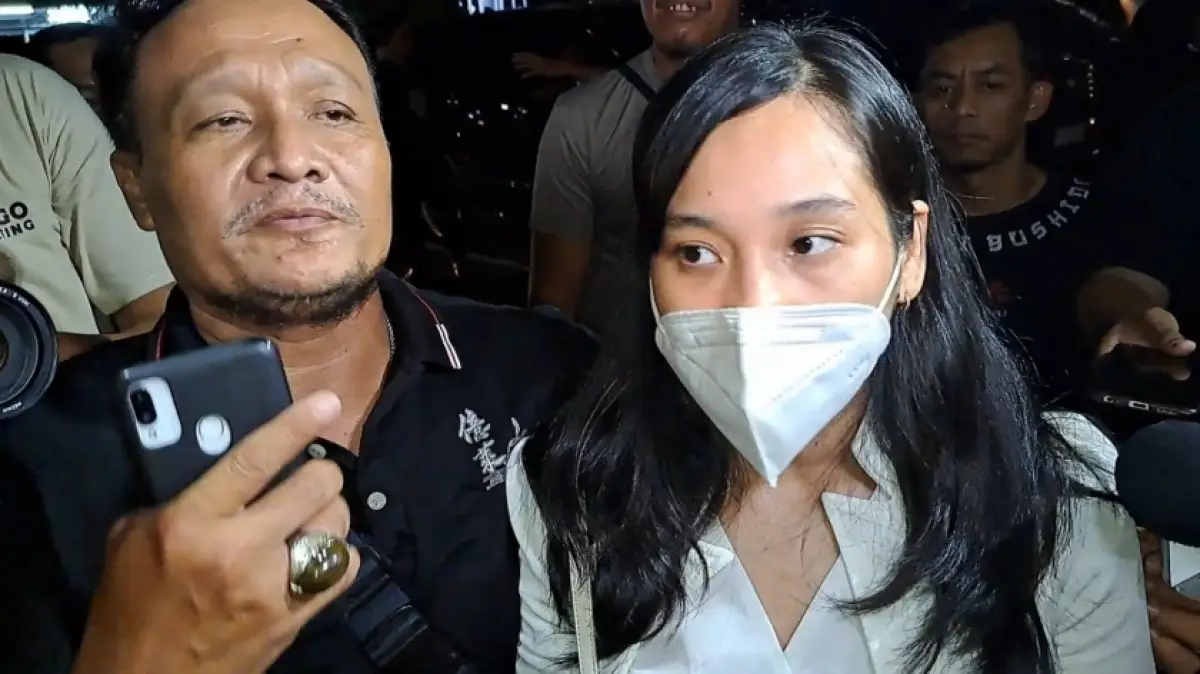 VV Pemeran Film Dewasa mengaku dibayar Rp 1-2 Juta. (Sumber : PMJNews/Fajar)