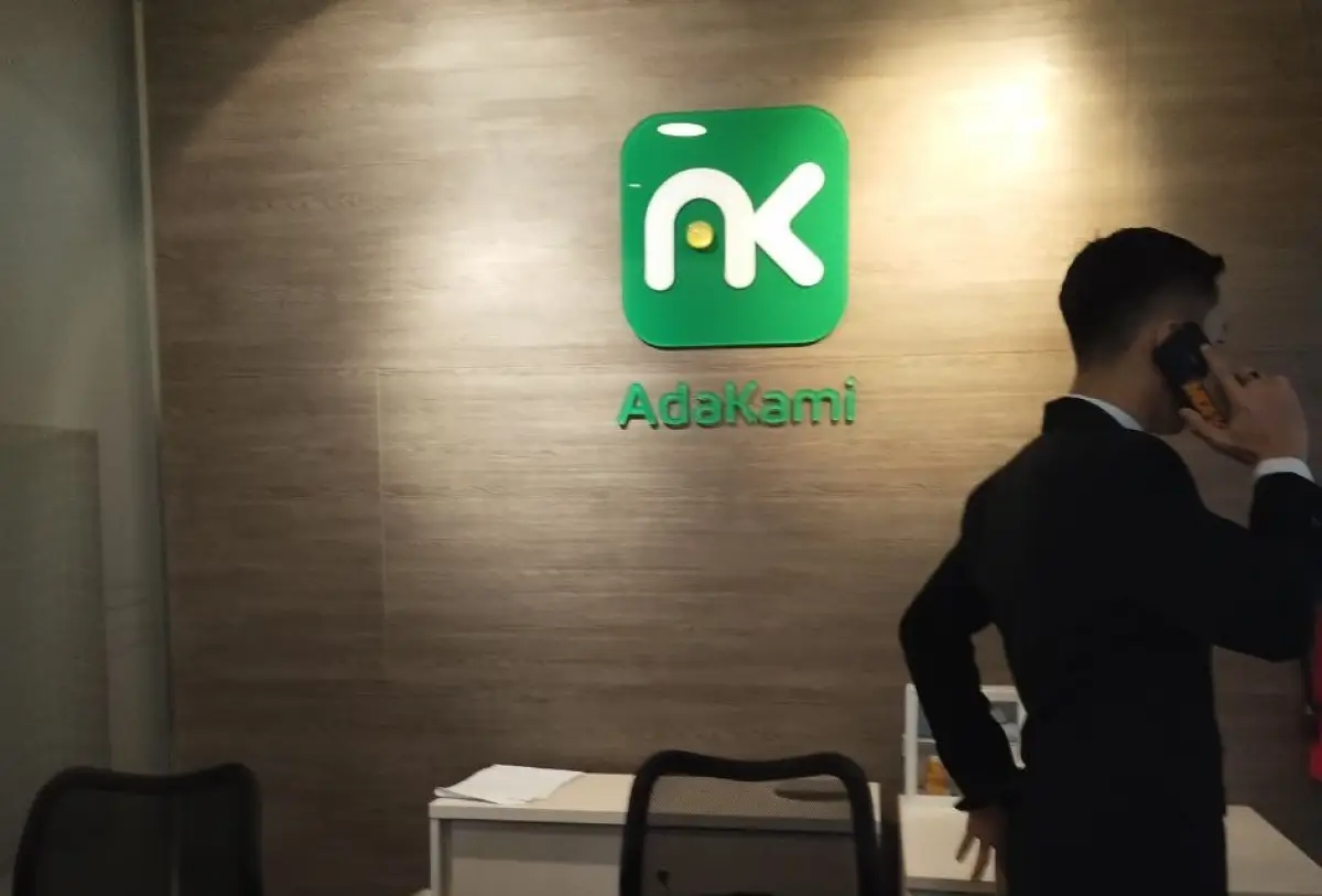 Aplikasi pinjaman online, Adakami, memenuhi panggilan Otoritas Jasa Keuangan (OJK), untuk klarifikasi kasus dugaan aksi sadis debt collectornya yang meneror nasabah, Kamis 21 September 2023. (Sumber : Twitter @rakyatvspinjol)