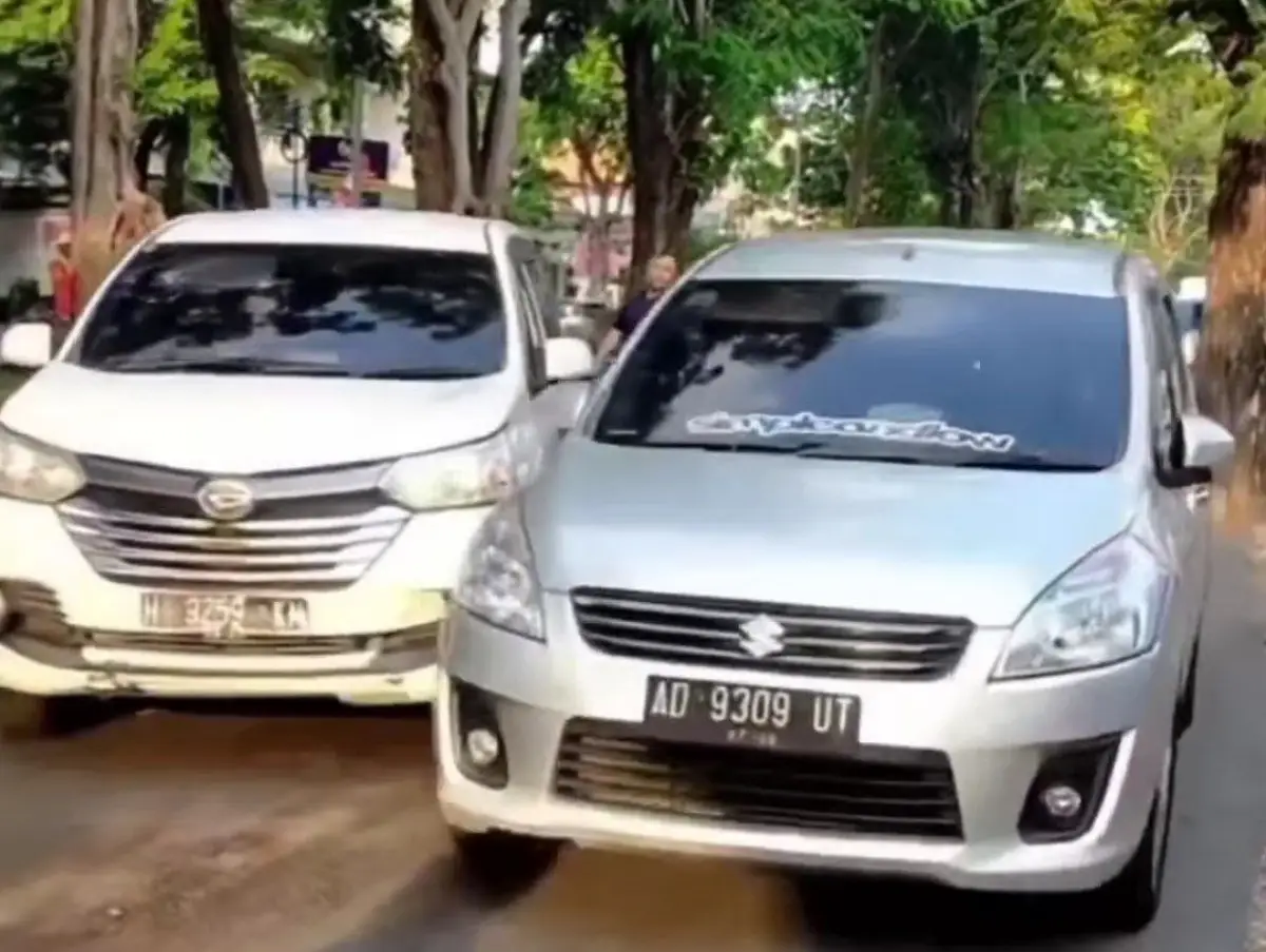 Mobil kejar kejaran di jalanan Semarang (Sumber : Instagram @isrocuey.official)