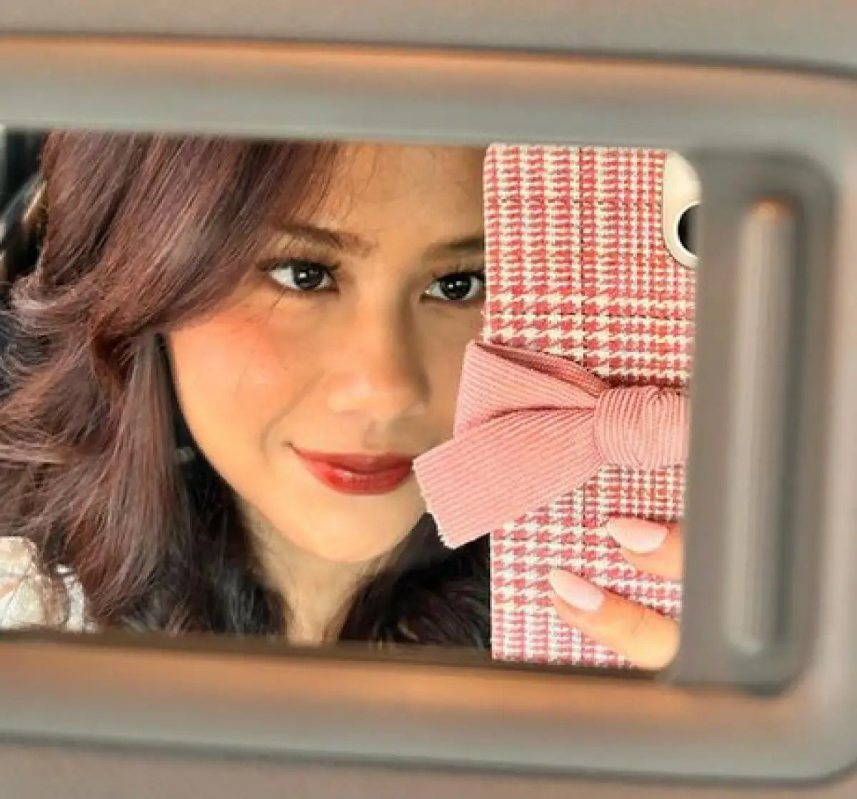 Nadin Amizah kena pelecehan seksual saat manggung di Ciwalk Bandung (Sumber : Instagram/@cakecaine)