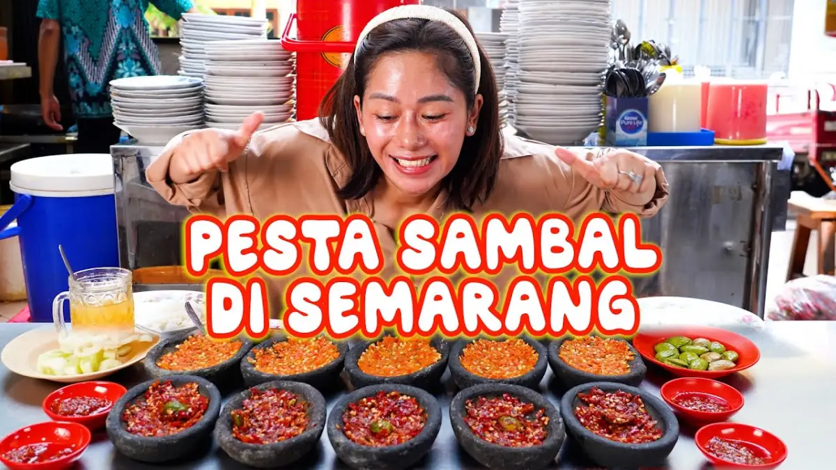 6 kuliner di Semarang yang pernah direview Food Vlogger Farida Nurhan. (Sumber : YouTube Farida Nurhan)