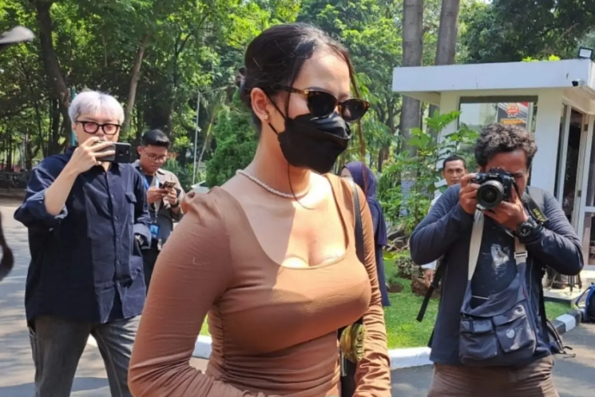 Siskaeee tiba di Mapolda Metro Jaya. (Sumber : PMJNews/Fajar)