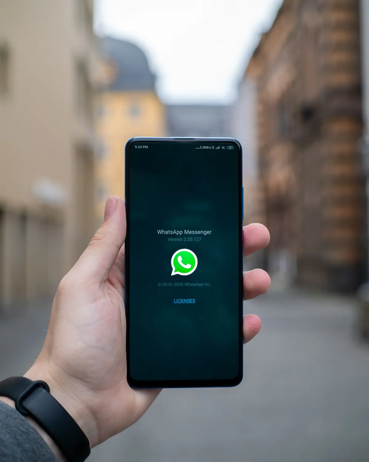 ilustrasi : WhatsApp dihapus dari beberapa HP Android mulai bulan oktober (Sumber : unsplash.com)