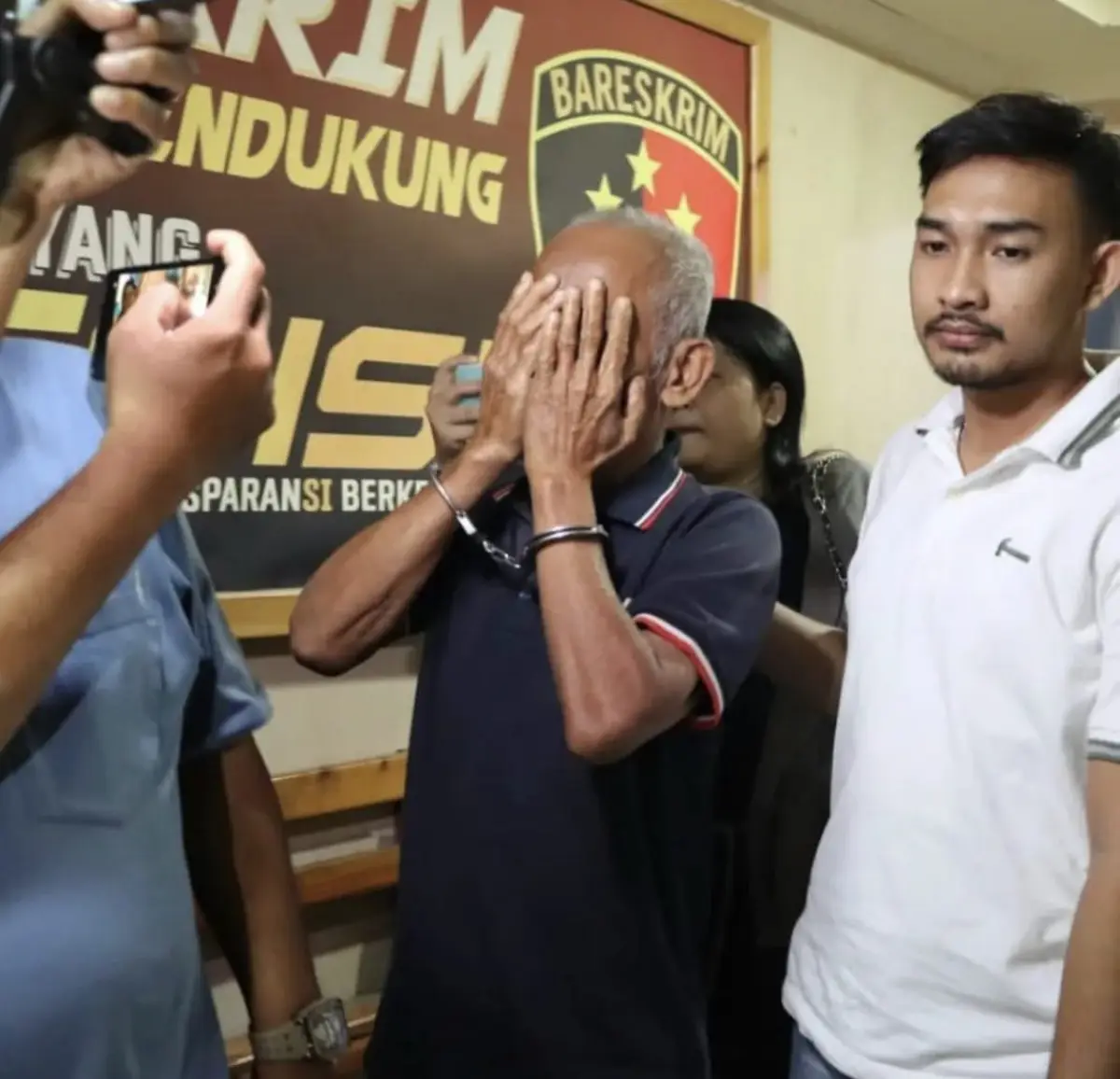 Saat pelaku diamankan Polres Metro Depok (Sumber : instagram @polresmetrodepok)