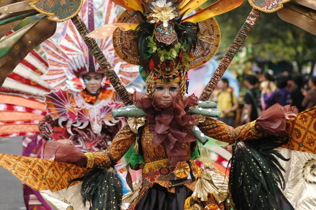 30 ucapan Hari Batik Nasional 2023: memperingati warisan kain tradisional Indonesia.