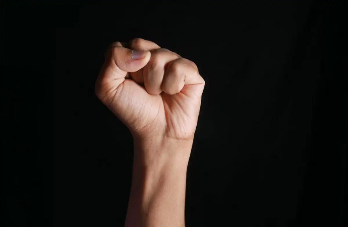 Ilustrasi duel antar siswa SMA (Sumber : Unsplash/towfiqu)